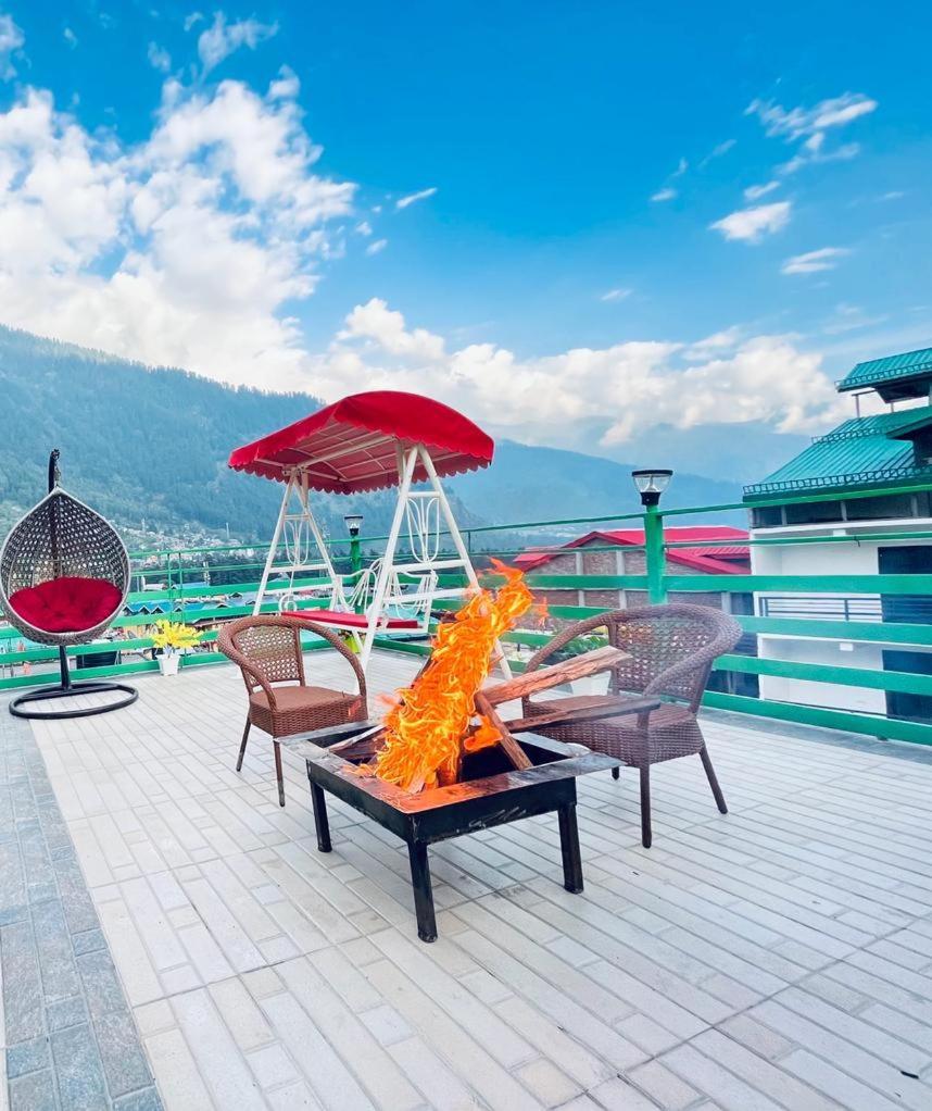 Tata Vista Resort Mall Road Manali - Centrally Heated & Air Cooled Esterno foto