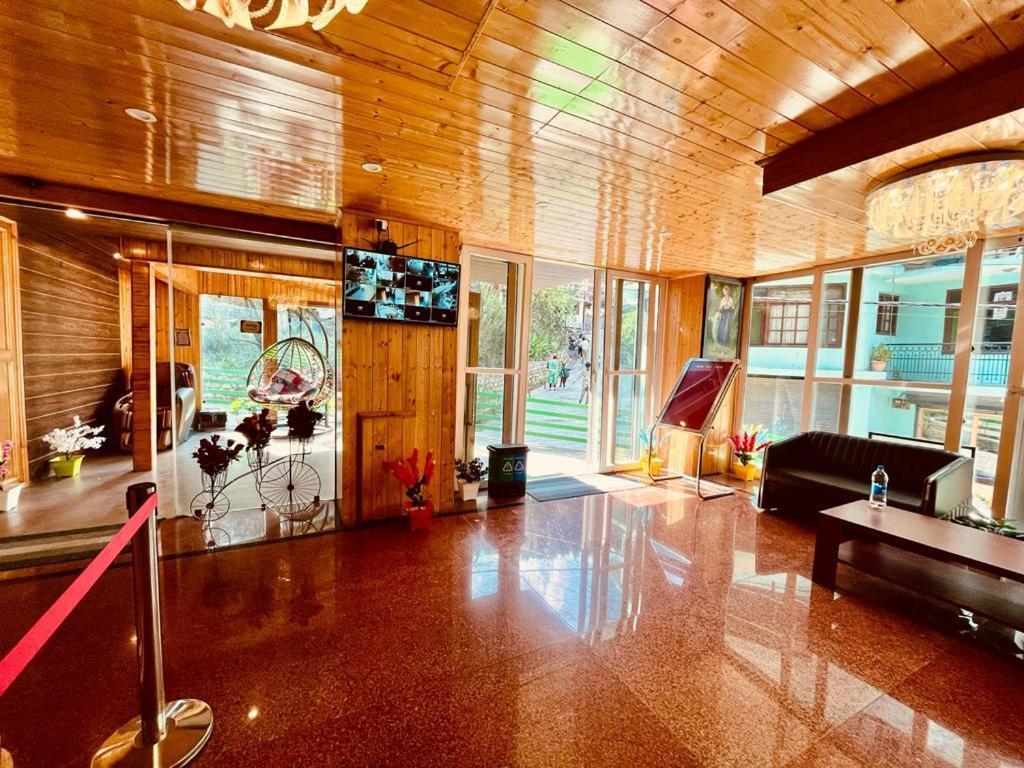 Tata Vista Resort Mall Road Manali - Centrally Heated & Air Cooled Esterno foto