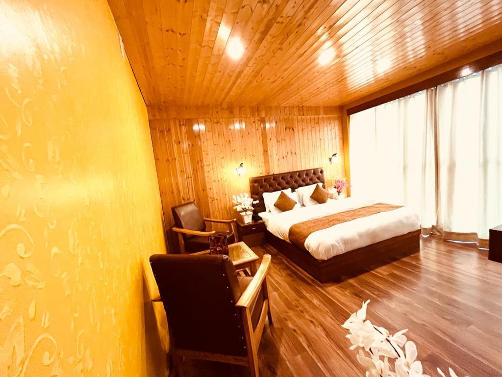 Tata Vista Resort Mall Road Manali - Centrally Heated & Air Cooled Esterno foto
